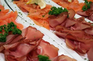 火腿，鲑鱼，欧芹，柠檬，自助餐，冷自助餐
