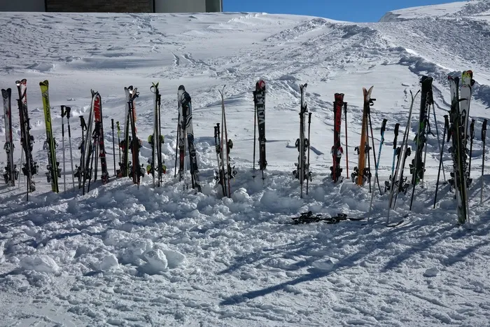 滑雪杖，滑雪，休息，休息，滑雪道，滑雪，滑雪区