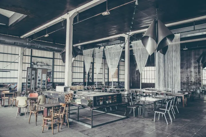 建筑，酒吧，小酒馆，咖啡厅，自助餐厅，椅子