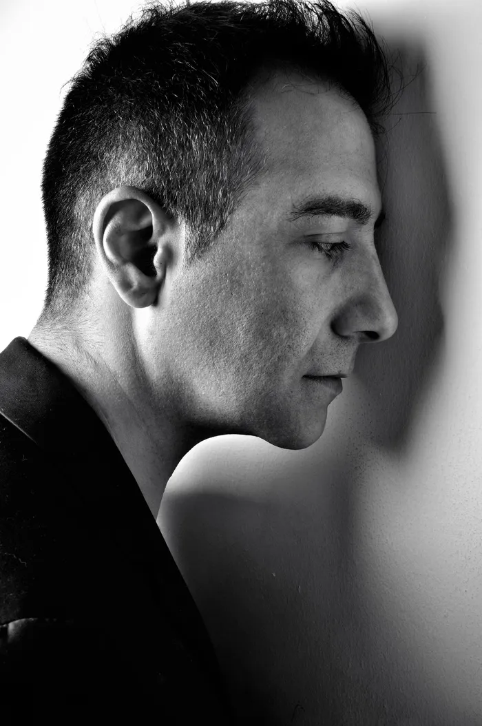 亚历克斯·帕纳伊（Alex Panayi），亚历山德罗斯（Alexandros），希族塞人，歌手