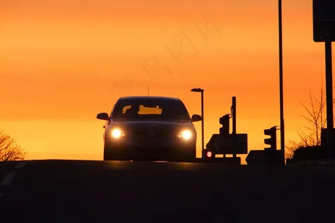 车，在晚上，路径，剪影