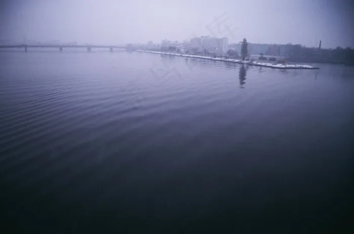 天空,江河,桥梁,树,地板砖,蓝河