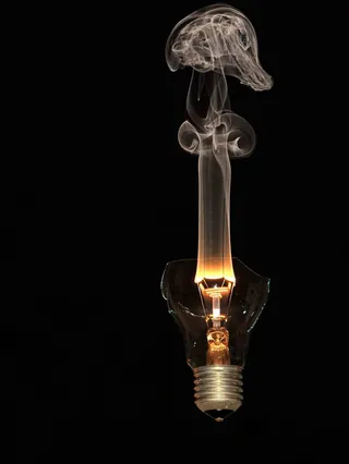 灯泡，退火，灼热丝，细丝蒸发