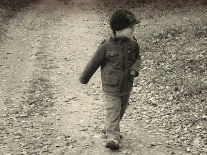 婴儿，路径，秋季，黑色和白色，乐趣，叶子