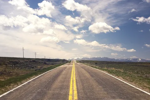 公路,高速路,天空,街道,树,优势山的路 公路,高速路,天空,街道,树,优势山的路