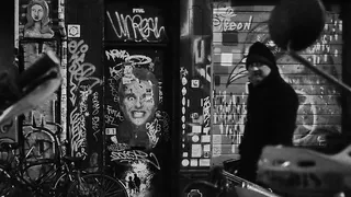 卡通动漫人物,屏幕截图,商场,电视屏幕,轿车,疯狂的墙