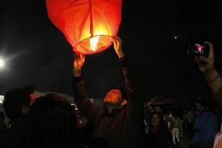 火，灯笼，黑暗，夜，人，人群，观众