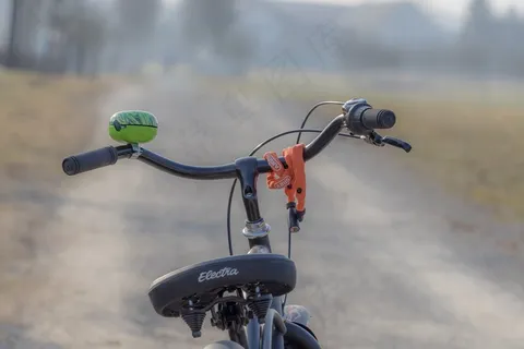 自行车,离,体育,停车,骑自行车,山地自行车 自行车,离,体育,停车,骑自行车,山地自行车