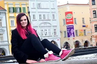 女孩，年轻，拍照片，广场，冬天