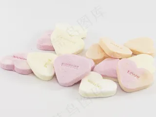 甜品,香皂,粉扑,粉饼,洁面扑,白色背景上的彩色糖果