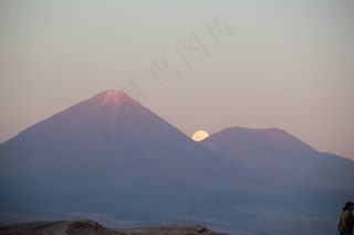 火山，利坎卡布尔，圣佩德罗·德·阿塔卡马，性质，月亮