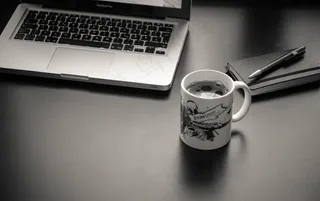 电脑，笔记本电脑，工作场所，Mac，Macbook，咖啡，杯