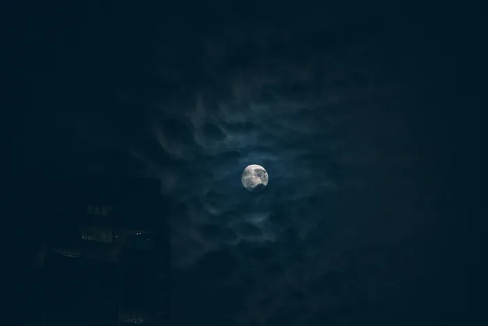 模糊图片,月光,月亮,屏幕截图,圆月,云中的月亮