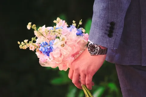 花束,鲜花,紫色,玫瑰,男子,手表,花的 花束,鲜花,紫色,玫瑰,男子,手表,花的
