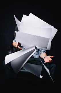 纸张,屏幕截图,画册印刷,水晶工艺品,美女,坐在前面上扔文件的人 纸张,屏幕截图,画册印刷,水晶工艺品,美女,坐在前面上扔文件的人