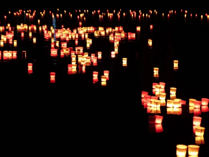蜡烛，灯小夜曲，灯，河，游泳，浪漫