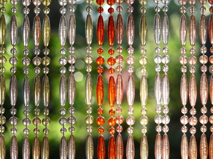 串珠的窗帘，蝇网，橙色