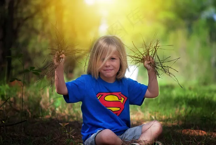 男孩，在户外，坐在，性质，年轻，孩子，松草