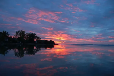 在傍晚,黄昏,日落,光线,天空 在傍晚,黄昏,日落,光线,天空