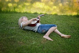 人，人的，儿童，女孩，吉他，播放，自然