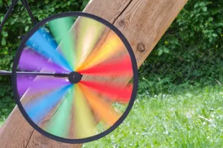 玩具,纸风车,雨伞,,附在木柱上的彩色轮