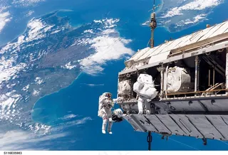 宇航员，太空行走，航天飞机，工具，西装，包