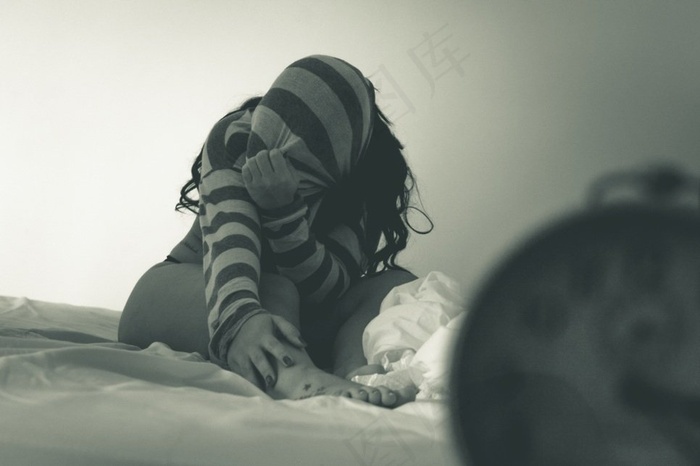 运动鞋,脚,沙漠,人物特写,美女,失眠