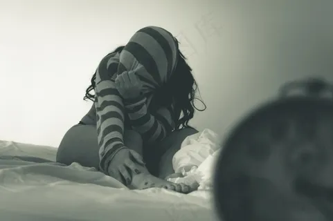 运动鞋,脚,沙漠,人物特写,美女,失眠