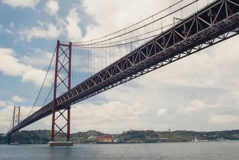 桥梁,天空,贝雷桥,吊桥,货轮,哥伦比亚25 de Abril桥 桥梁,天空,贝雷桥,吊桥,货轮,哥伦比亚25 de Abril桥
