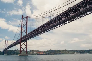 桥梁,天空,贝雷桥,吊桥,货轮,哥伦比亚25 de Abril桥