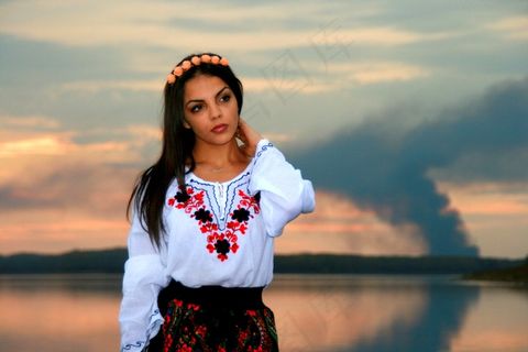 女孩，湖，日落，反射，在晚上，美