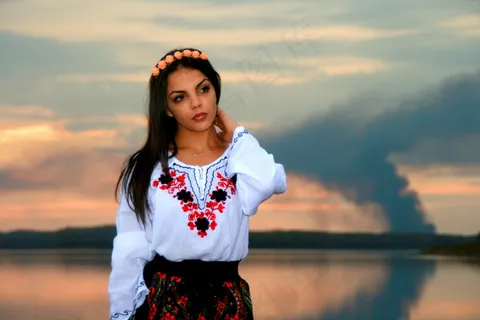 女孩，湖，日落，反射，在晚上，美