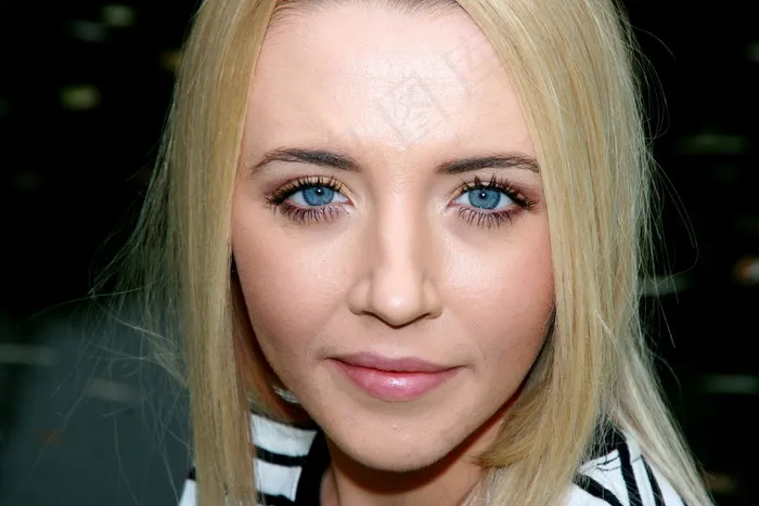 女孩，肖像，蓝眼睛，金发，，微笑