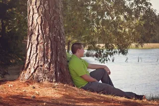 男孩，坐在，树，湖，水，思维，少年