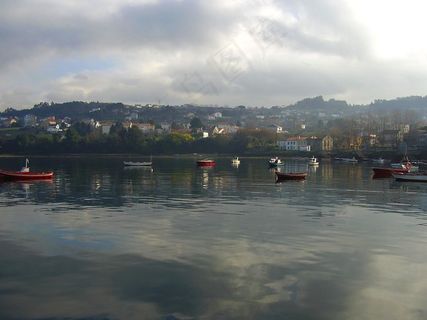 Barallhobre，葡萄牙，镇，建筑物，湖，水