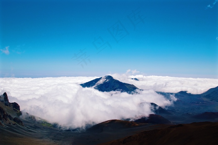 云层上方，天空，山脉，高峰，风景，蓝色
