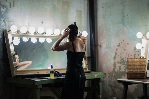 在每个人到来之前修好头发