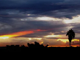 日落，云，变化的颜色，形状，水平