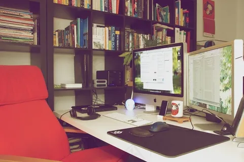 书房,书架,书柜门,地毯,电脑桌,我最新的桌子