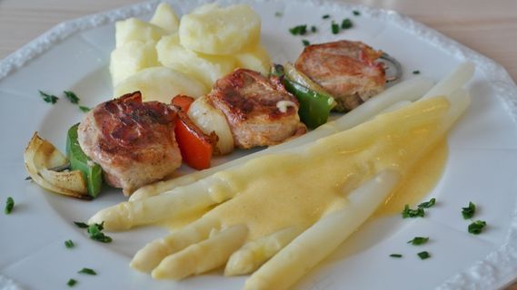 肉串，鱼片，猪，羊肉串，洋葱，辣椒粉