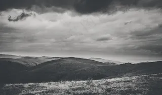系泊，原野，农村，国家，天空，黑色和白色