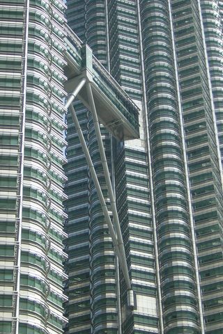 国油双峰塔，国油双峰塔，梅纳拉