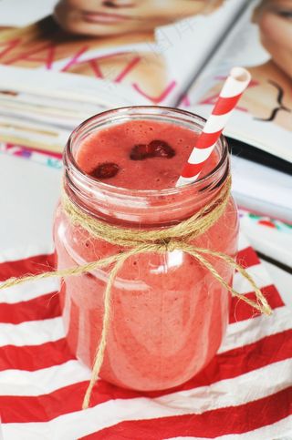 果酱,饮料/饮品,草莓汁,辣椒酱,瓶子,喝布丁