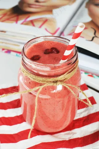 果酱,饮料/饮品,草莓汁,辣椒酱,瓶子,喝布丁