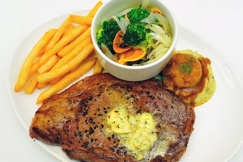 食品，西餐，餐饮，波姆炸薯条，肉，烤，牛排