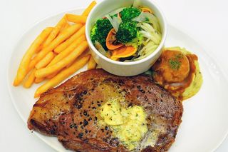 食品，西餐，餐饮，波姆炸薯条，肉，烤，牛排