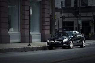 轿车,奔驰,地下停车场,人物特写,地下车库,奔驰CLS