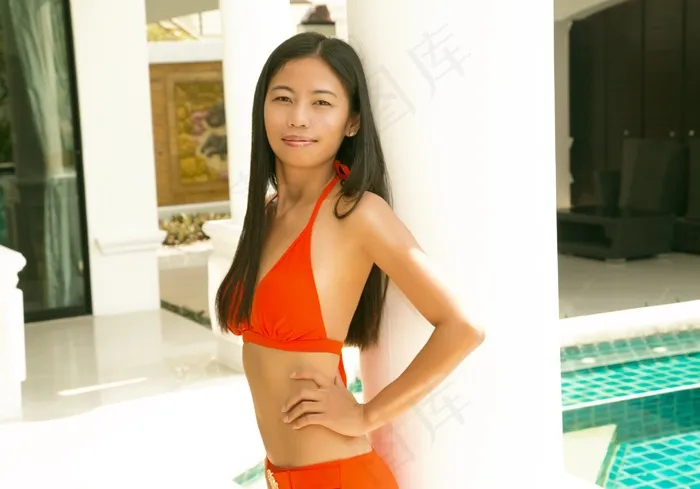 泰国小姐，游泳套房，性感，可爱，年轻，女孩