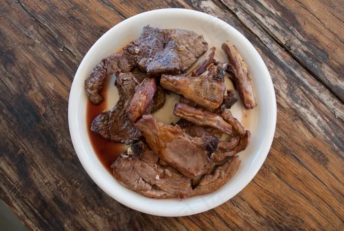 肉，盘子，食品，烧烤，羊肉，晚餐，午餐，牛肉