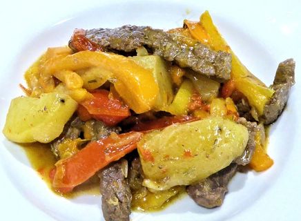 甜椒牛排，食品，马铃薯，洋葱，大蒜